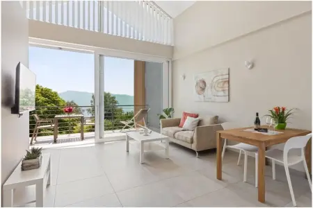 Studio avec mezzanine et piscine, Trarego Viggiona, vue lac : photo 8