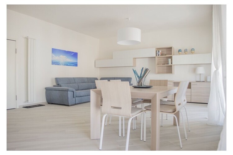 427285, Maison de vacances à San Vincenzo avec balcon - Photo 3