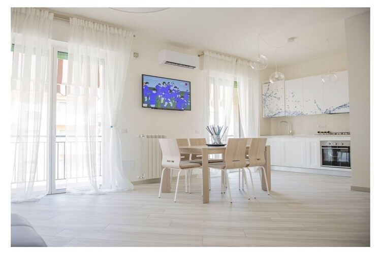 427285, Maison de vacances à San Vincenzo avec balcon - Photo 4
