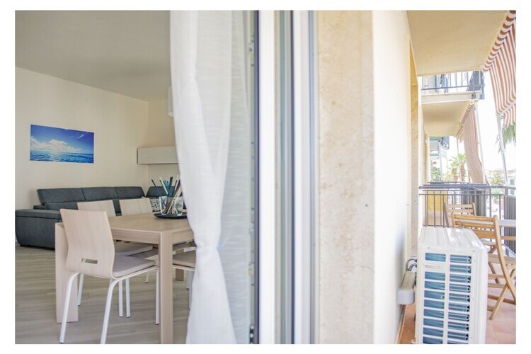 427285, Maison de vacances à San Vincenzo avec balcon - Photo 5