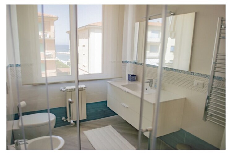 427285, Maison de vacances à San Vincenzo avec balcon - Photo 9
