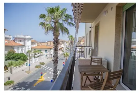 427285, Maison de vacances à San Vincenzo avec balcon