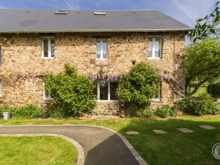 Gîte traditionnel 3 chambres avec jardin et jeux à Montpinchon : photo 4