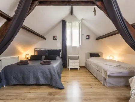 Gîte traditionnel 3 chambres avec jardin et jeux à Montpinchon : photo 5