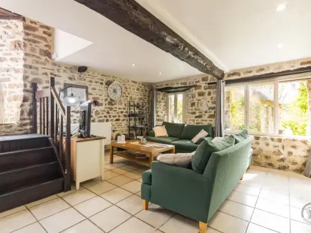 Gîte traditionnel 3 chambres avec jardin et jeux à Montpinchon : photo 9