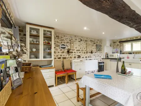 Gîte traditionnel 3 chambres avec jardin et jeux à Montpinchon : photo 11