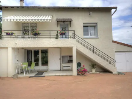 Gîte Les Arnauds à Commelle-Vernay : jardin clos et animaux acceptés : photo 16