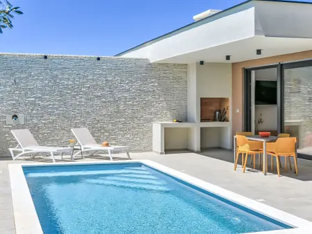 Villa Solis, villa moderne avec piscine chauffée à Medulin : photo 3