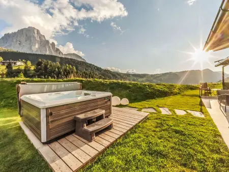 Chalet 4BR Sella à Santa Cristina avec piscine chauffée et spa : photo 14