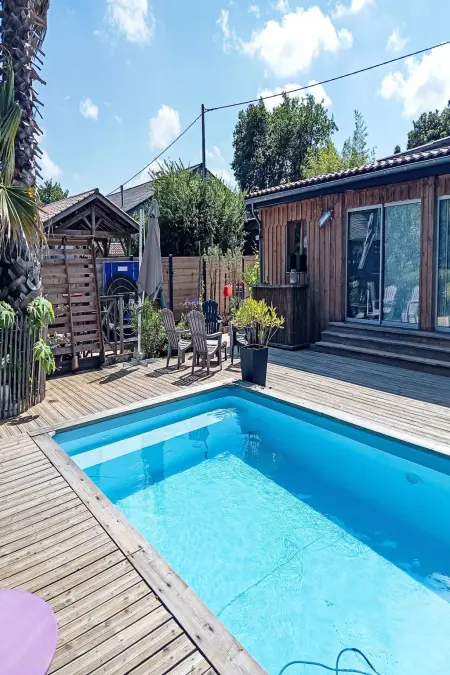 Maison avec piscine chauffée et calme, Ares, 11 personnes : photo 1