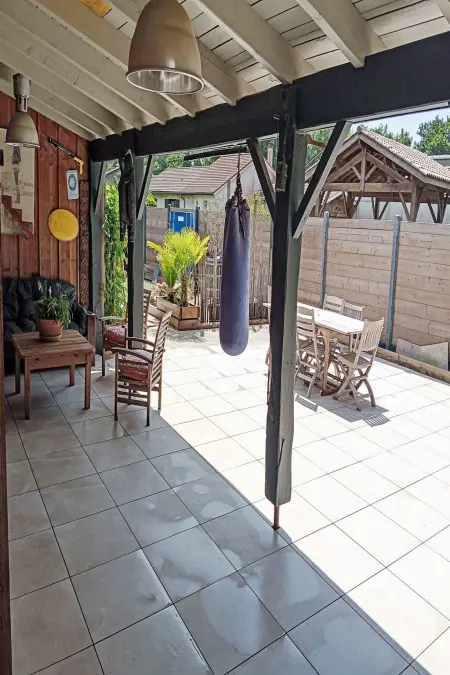 Maison avec piscine chauffée et calme, Ares, 11 personnes : photo 5