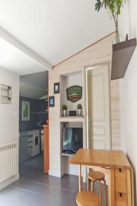 Maison avec piscine chauffée et calme, Ares, 11 personnes : photo 12