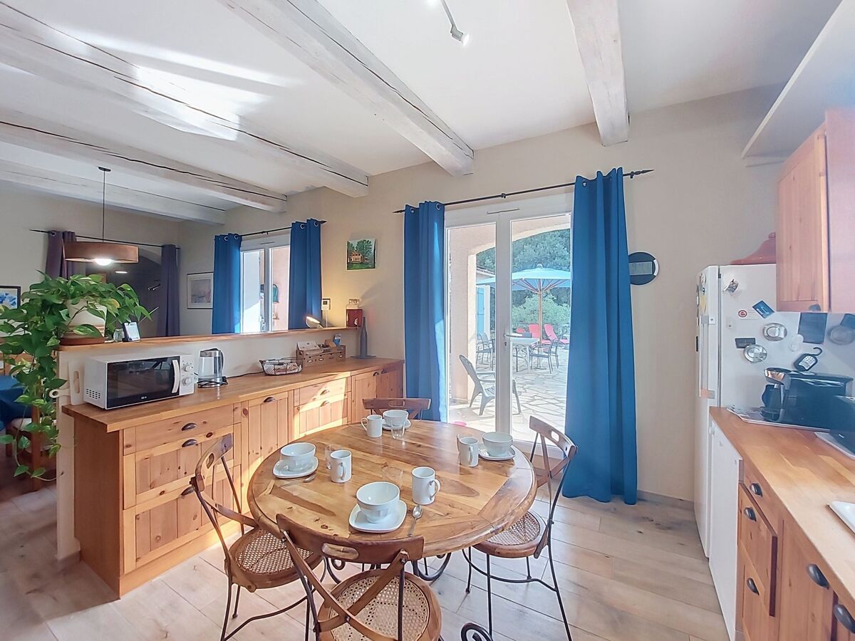 Maison avec piscine privée et terrain de 8 000 m² à Besse-sur-Issole - Photo 5