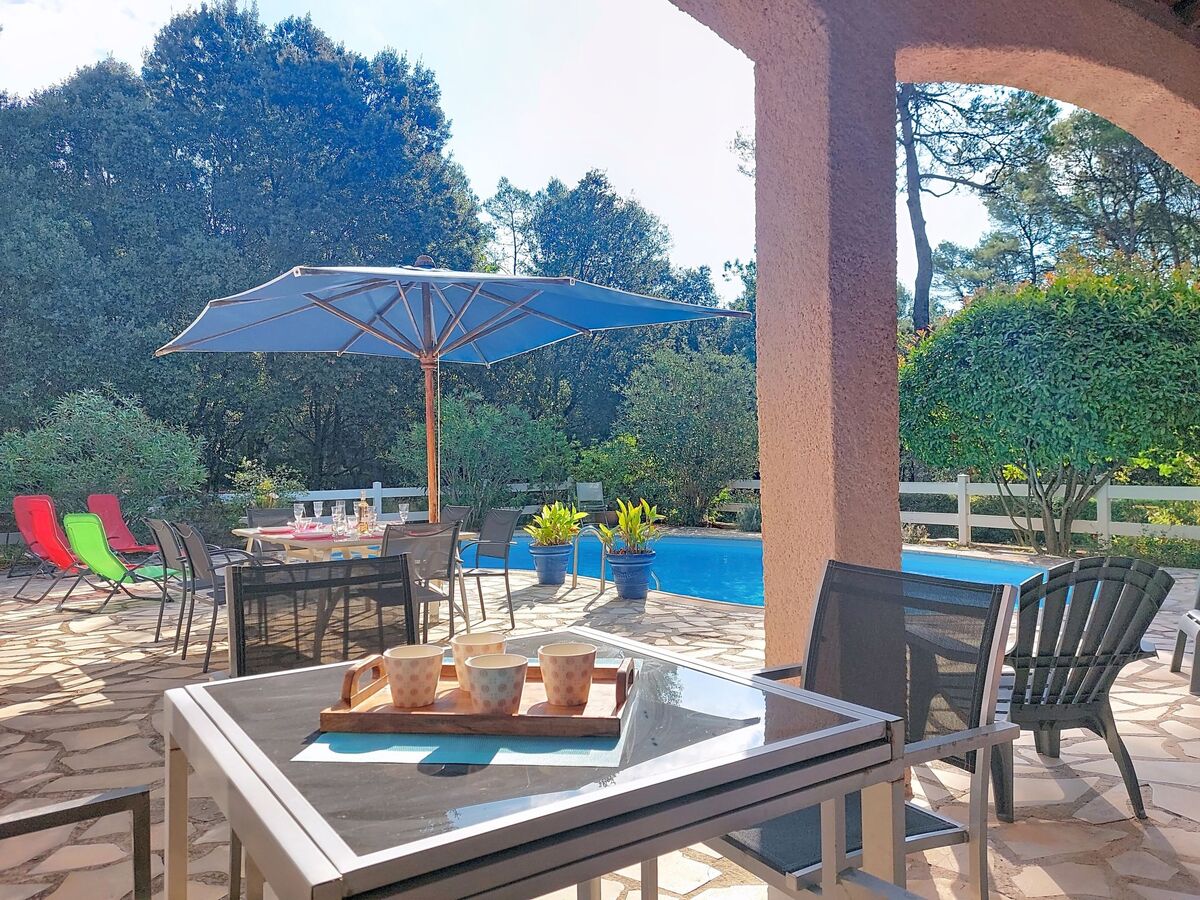 Maison avec piscine privée et terrain de 8 000 m² à Besse-sur-Issole - Photo 8