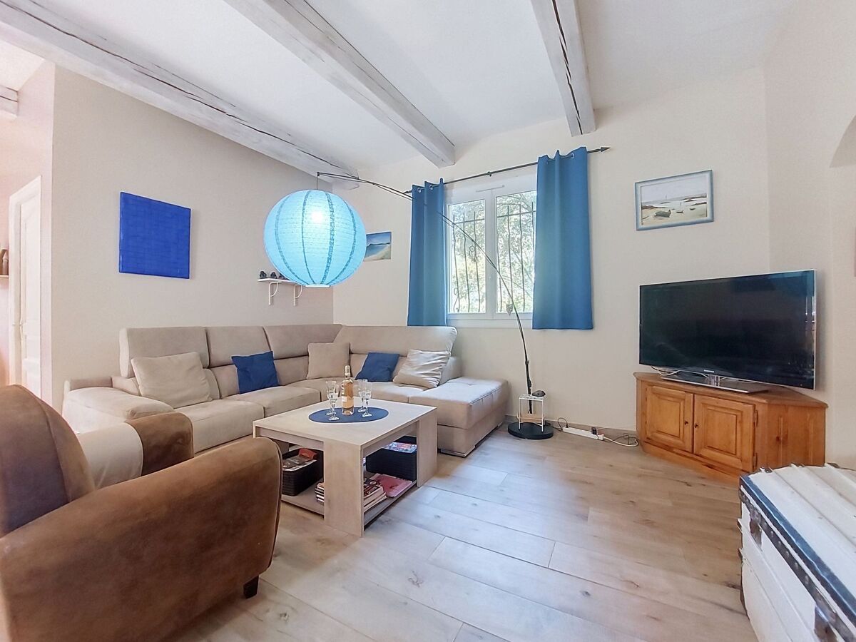 Maison avec piscine privée et terrain de 8 000 m² à Besse-sur-Issole - Photo 9