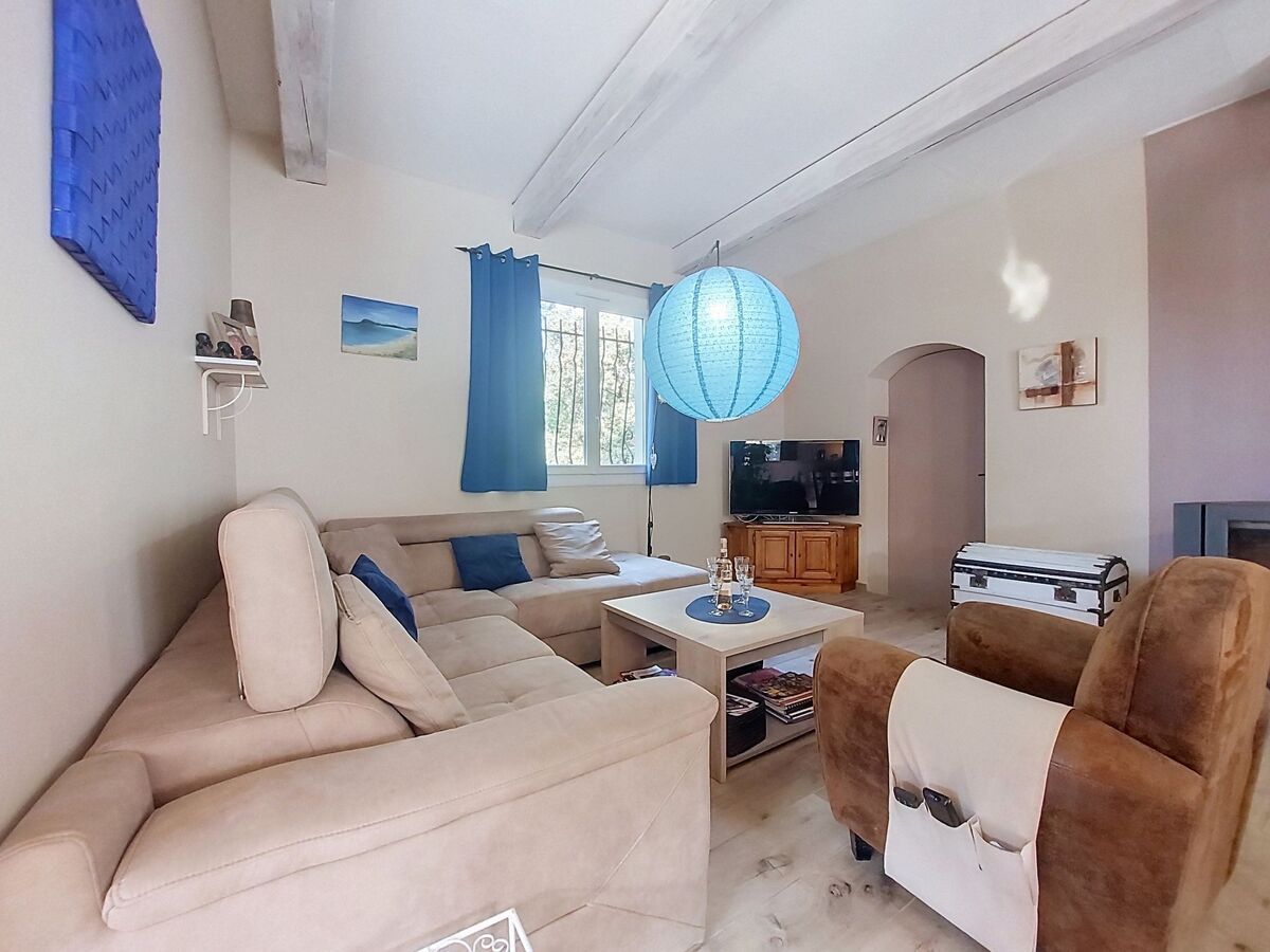 Maison avec piscine privée et terrain de 8 000 m² à Besse-sur-Issole - Photo 10