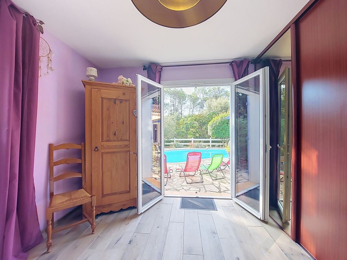 Maison avec piscine privée et terrain de 8 000 m² à Besse-sur-Issole - Photo 27