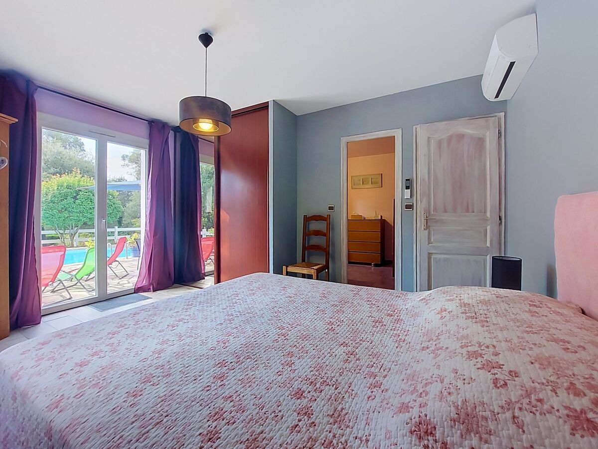 Maison avec piscine privée et terrain de 8 000 m² à Besse-sur-Issole - Photo 33