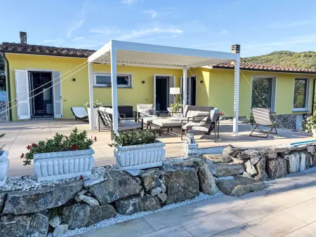 Casa Neptune, villa avec piscine et vue mer à Portoferraio : photo 1