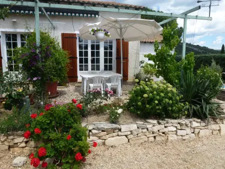 Appartement de 50 m² avec piscine privée à Rustrel, Provence : photo 7