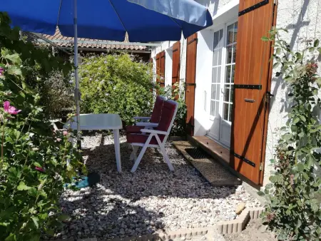 Appartement de 50 m² avec piscine privée à Rustrel, Provence : photo 9