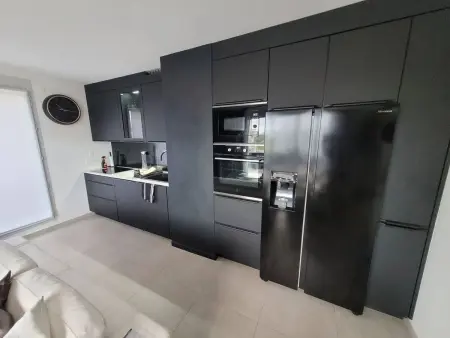 Appartement 75 m² avec jacuzzi et terrasse vue montagne à Saint-Genis-Pouilly : photo 4