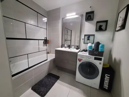Appartement 75 m² avec jacuzzi et terrasse vue montagne à Saint-Genis-Pouilly : photo 7