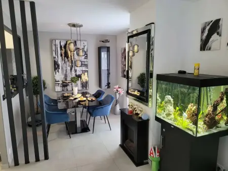 Appartement 75 m² avec jacuzzi et terrasse vue montagne à Saint-Genis-Pouilly : photo 9