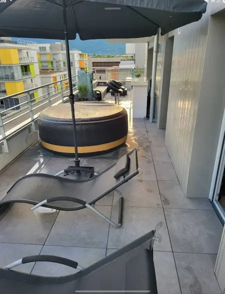 Appartement 75 m² avec jacuzzi et terrasse vue montagne à Saint-Genis-Pouilly : photo 15