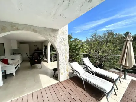 Appartement 60 m² avec piscine privée à Saint-Jeannet : photo 2