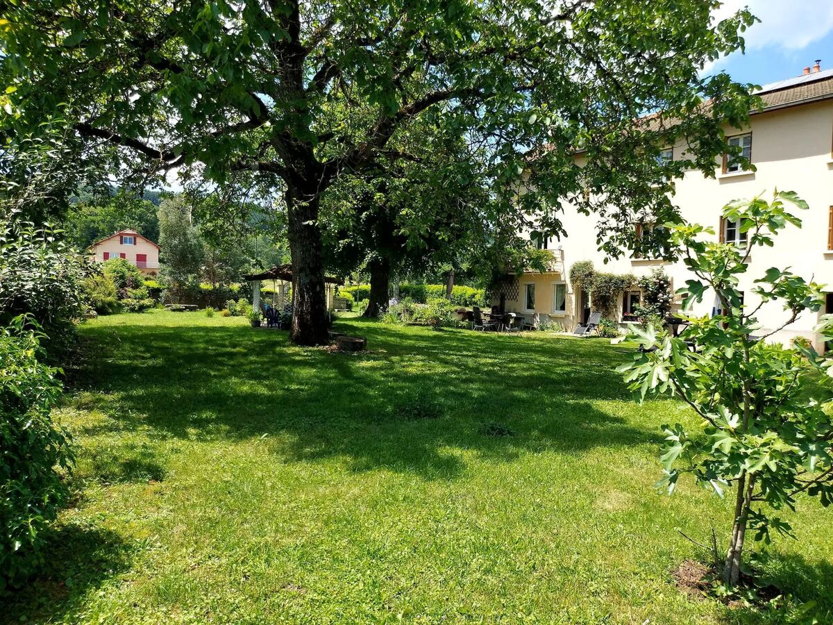Appartement 90 m² avec jardin clos et cheminée à Noirétable - Photo 5