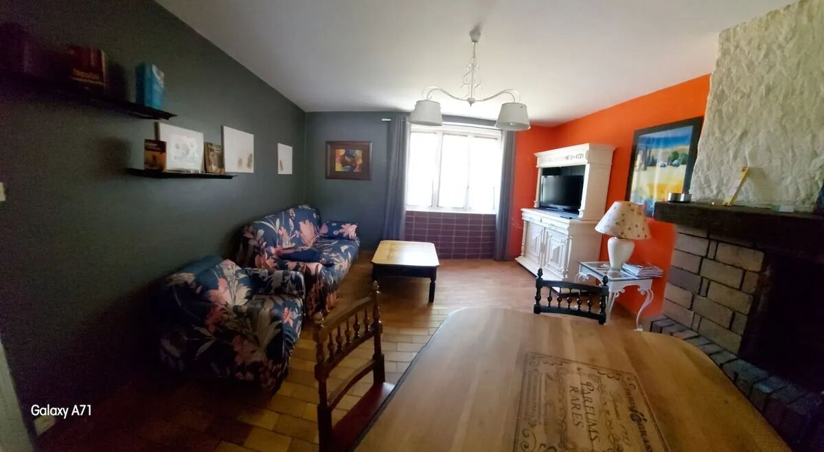 Appartement 90 m² avec jardin clos et cheminée à Noirétable - Photo 14