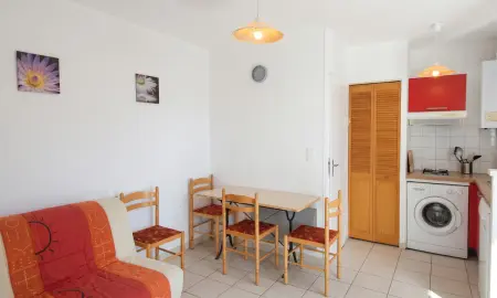 Studio cosy 22 m² avec parking privé à Rochefort : photo 2