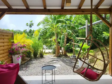 Appartement 50 m² avec terrasse et balançoire à Sainte-Anne : photo 1