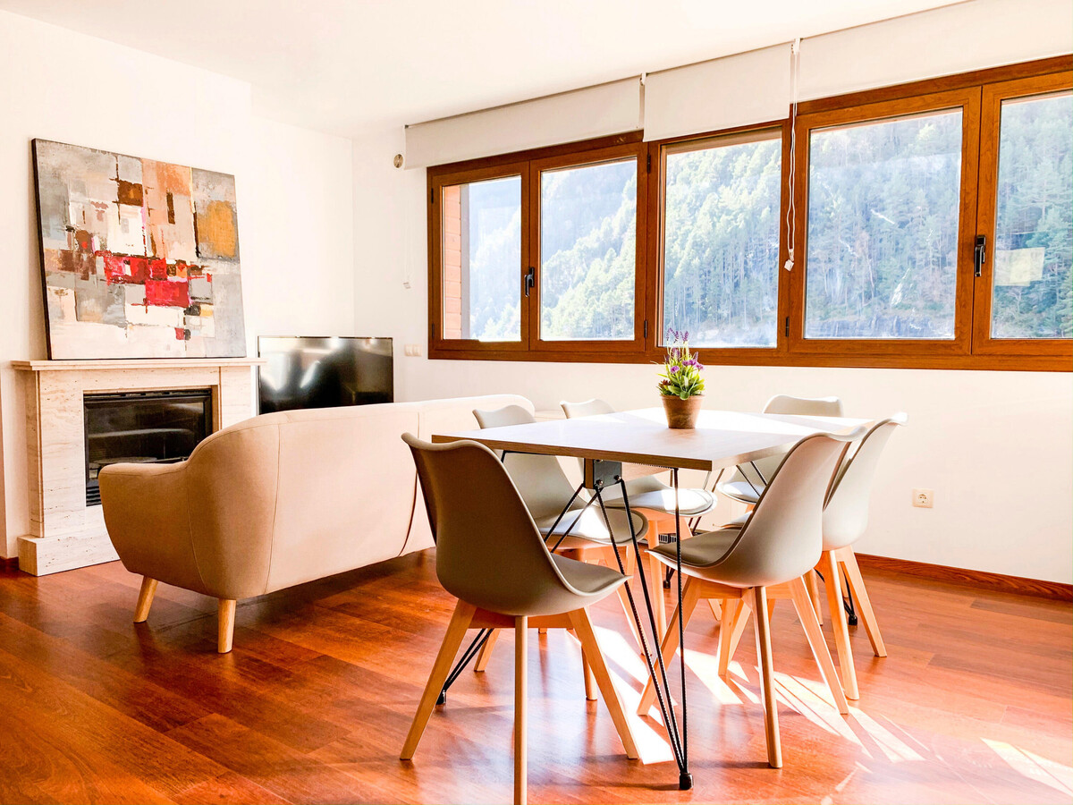 Appartement Moderne, 5 pers, 2 Chambres, Parking inclus - Photo 1