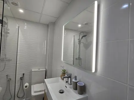 Studio moderne vue mer à Benidorm, 3 personnes, piscine : photo 3