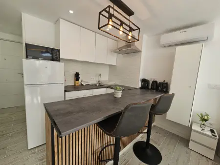 Studio moderne vue mer à Benidorm, 3 personnes, piscine : photo 9