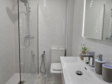 Studio moderne vue mer à Benidorm, 3 personnes, piscine : photo 18