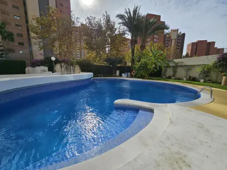 Appartement à Benidorm avec vue piscine, climatisation et parking : photo 1
