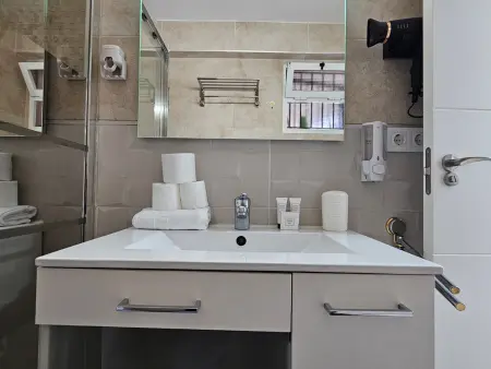 Appartement moderne avec clim et piscine à Benidorm, 3 pers. : photo 18