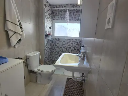Appartement moderne à Benidorm, 2 chambres, à 1 km de la plage : photo 3
