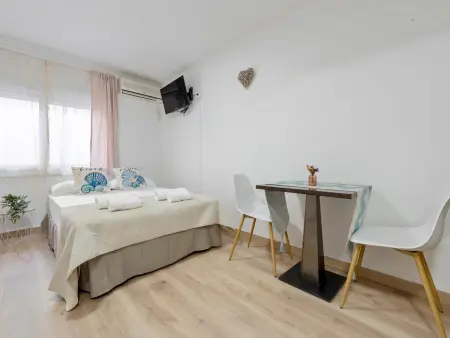 Loft lumineux de 30 m² au centre de Cambrils, à 300 m de la plage : photo 3