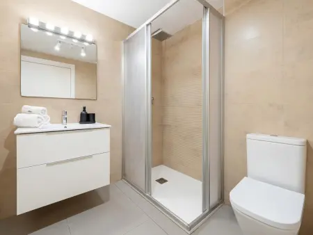 Appartement avec clim, parking et WiFi - 7 pers. : photo 17