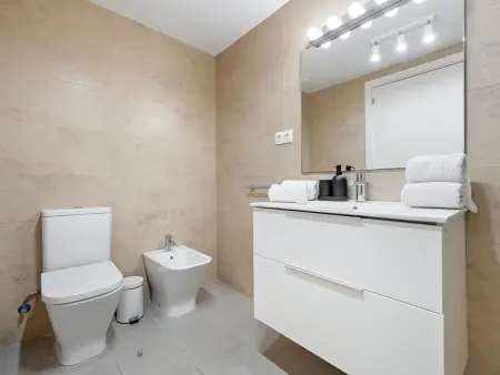 Appartement avec clim, parking et WiFi - 7 pers. : photo 22