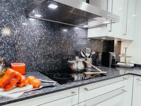 Appartement rénové, piscine et parking - 4 pers. : photo 8