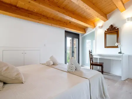 Appartement historique, animaux admis - 6 pers., Appartement 6 personnes à Montblanc : photo 9