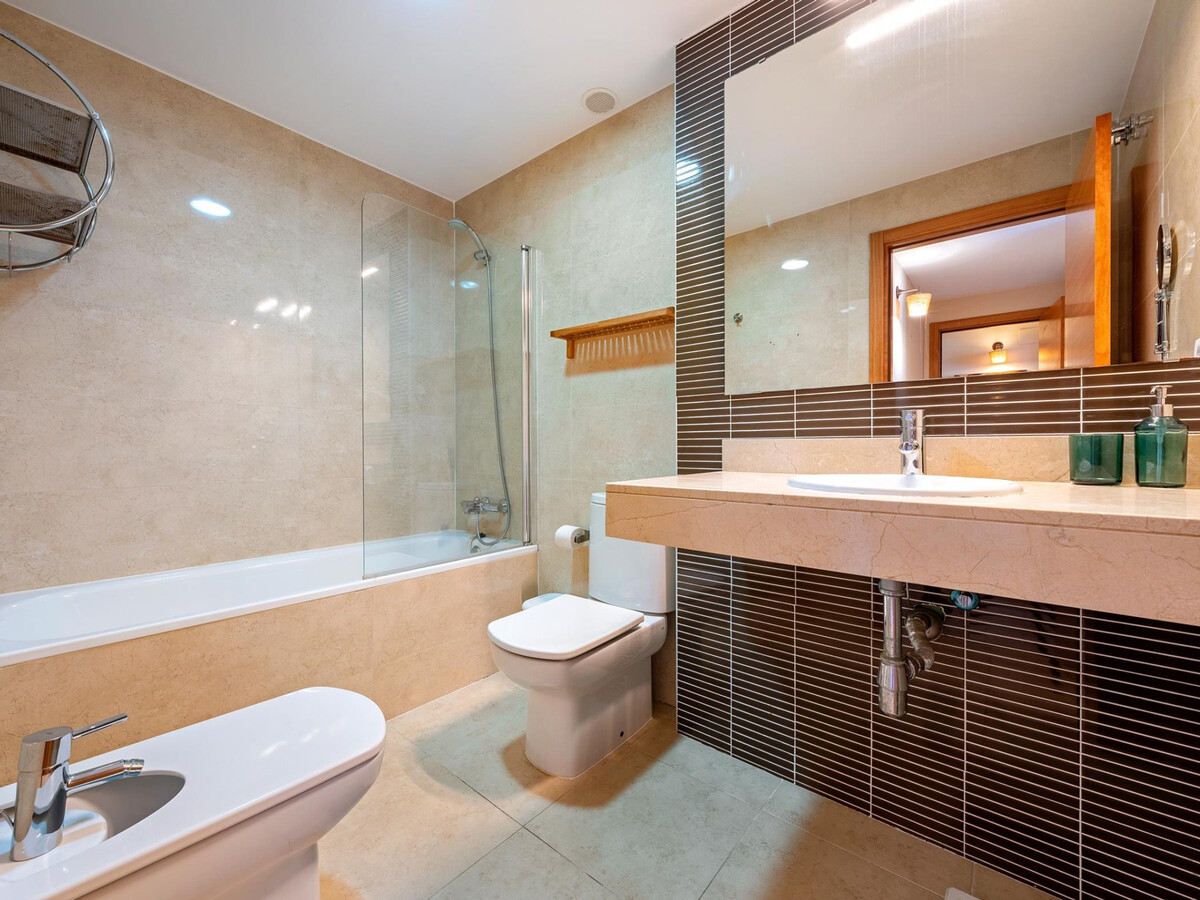 Appartement spacieux avec parking, clim - 4 pers. - Photo 14
