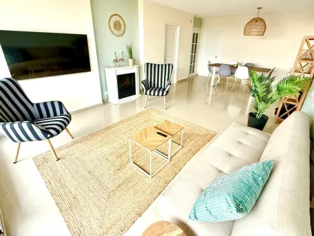 Appartement calme avec clim et piscines - 6 pers. : photo 2