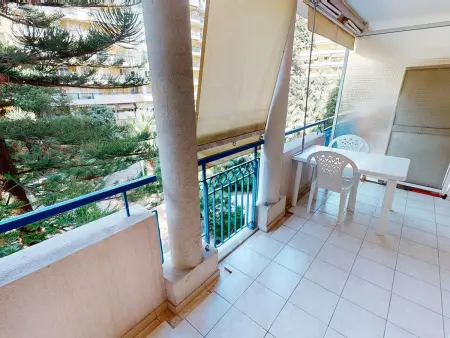 Appartement climatisé en centre-ville - 2 pers., Appartement 4 personnes à Menton : photo 1