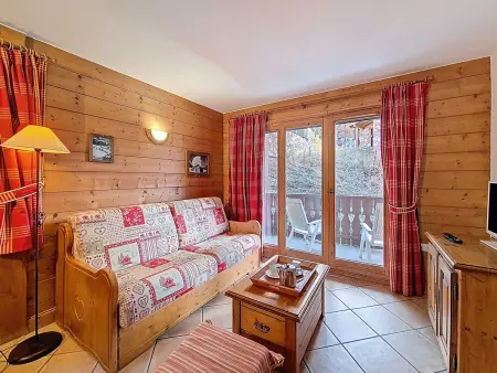 Appartement spacieux avec balcon et parking, proche des pistes : photo 2